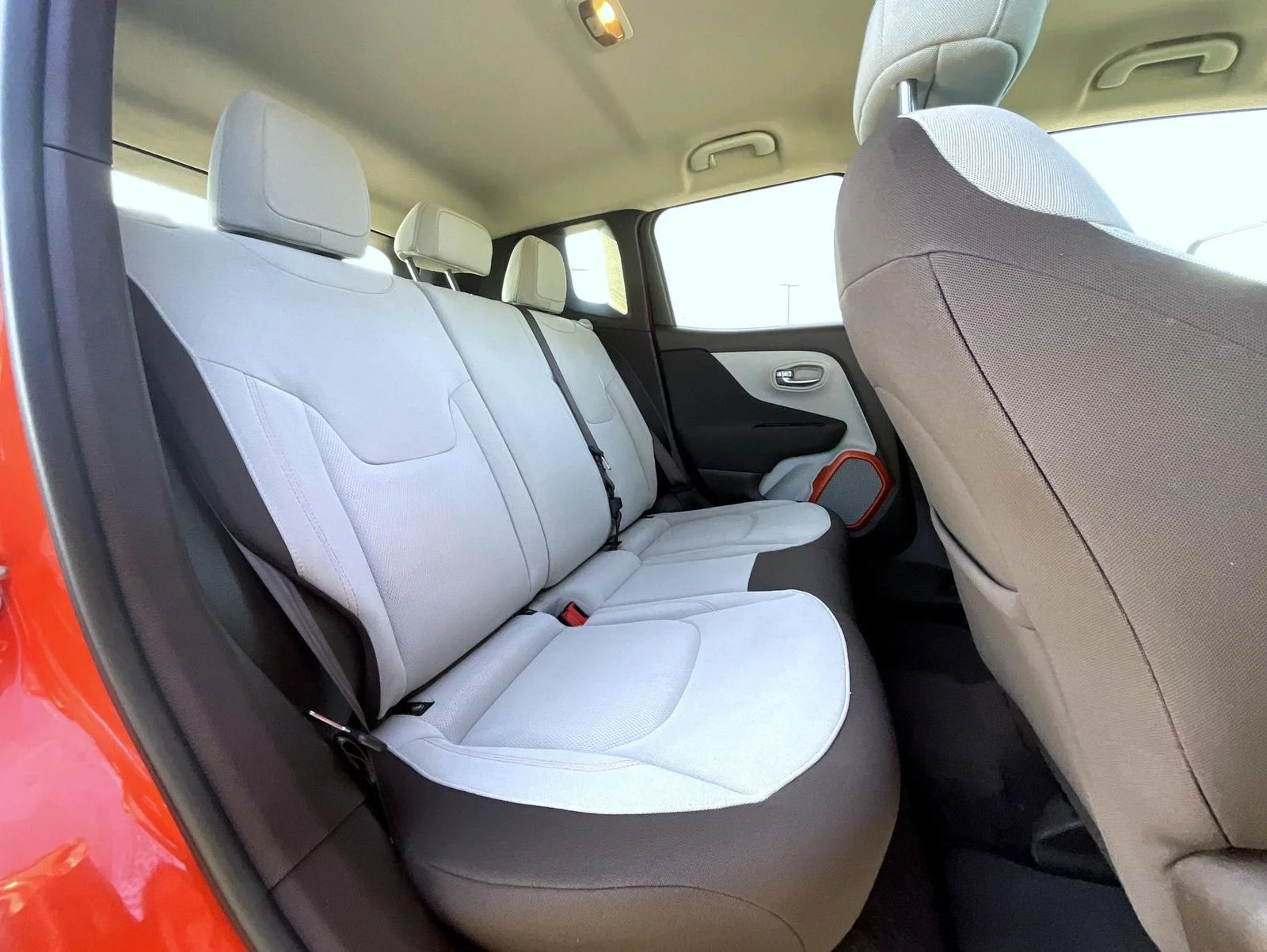 Used 2017 Orange Jeep Latitude image 18