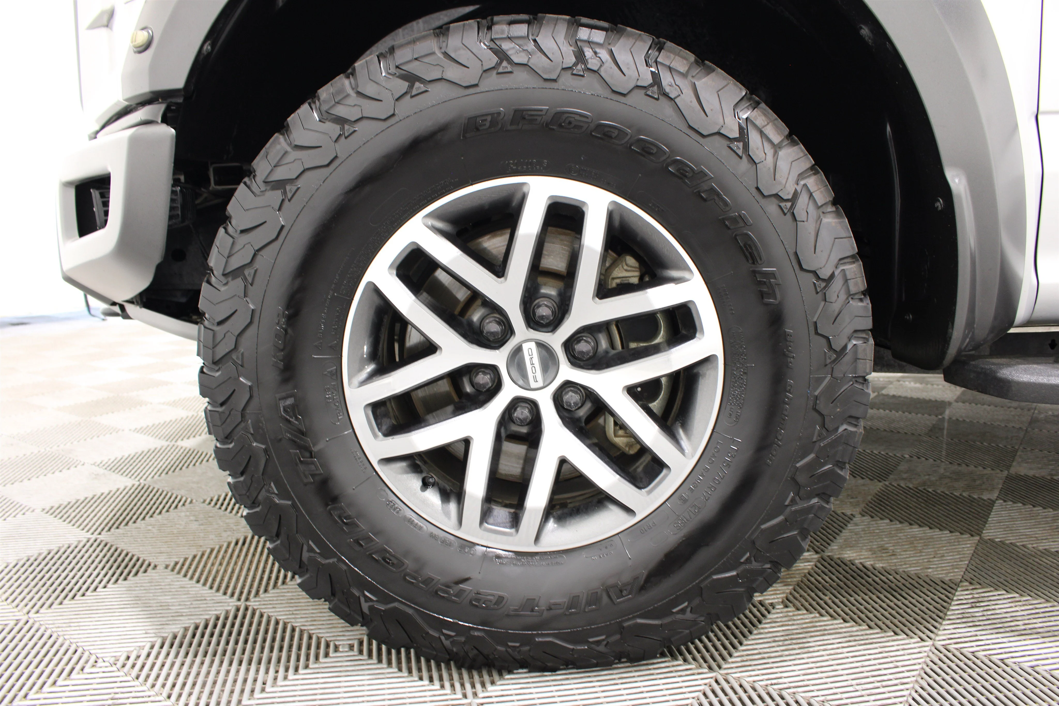 2017 Ford F-150 Raptor - Photo 37