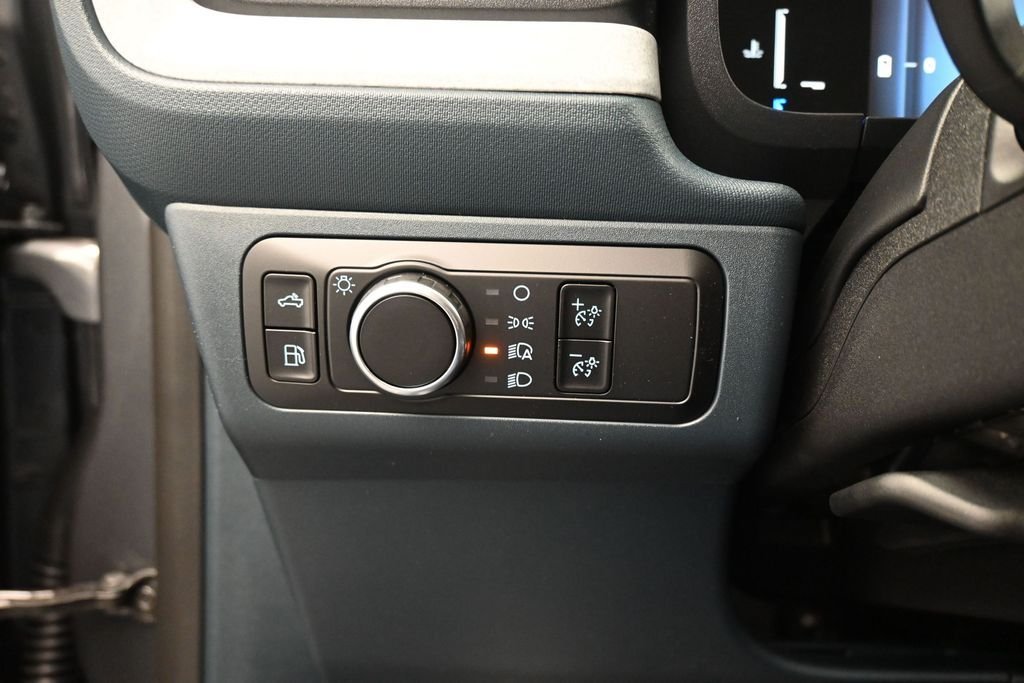 New 2026 Carbonized Gray Metallic Ford XLT image 12