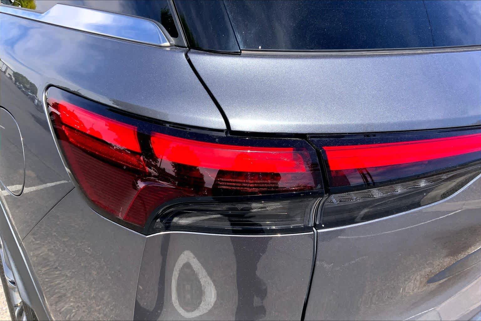 Used 2023 Graphite Shadow INFINITI LUXE image 26