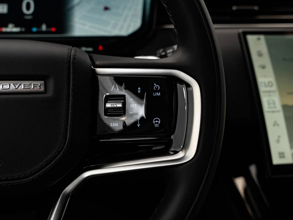 New 2026 Santorini Black Land Rover SE image 30