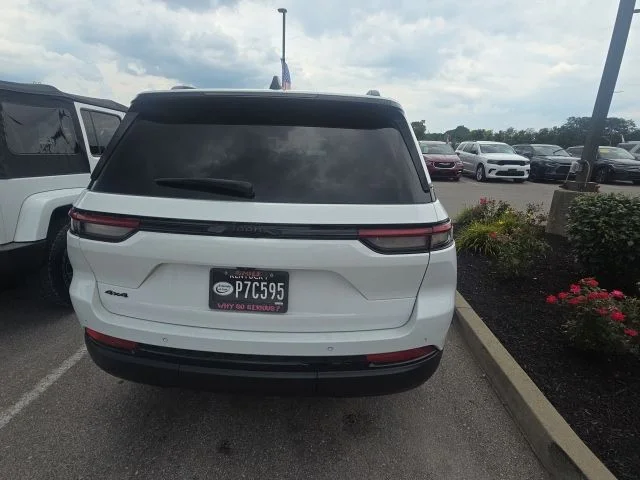 Used 2024 White Jeep Altitude X image 8