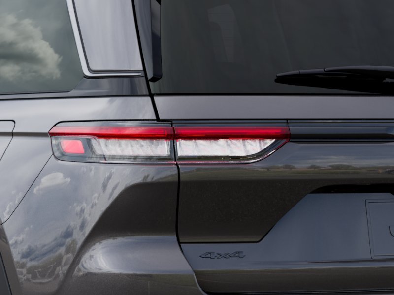 New 2026 Baltic Gray Metallic Clear-Coat Exterior Paint Jeep Altitude image 35