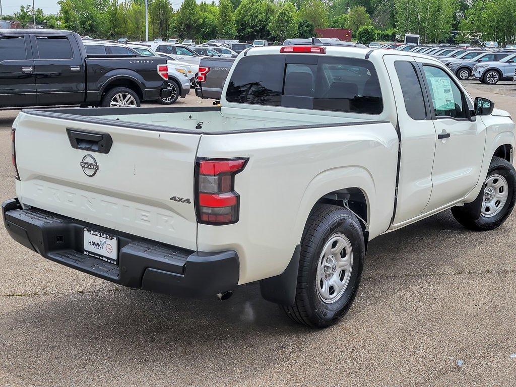 New 2026 Glacier White Nissan S image 7