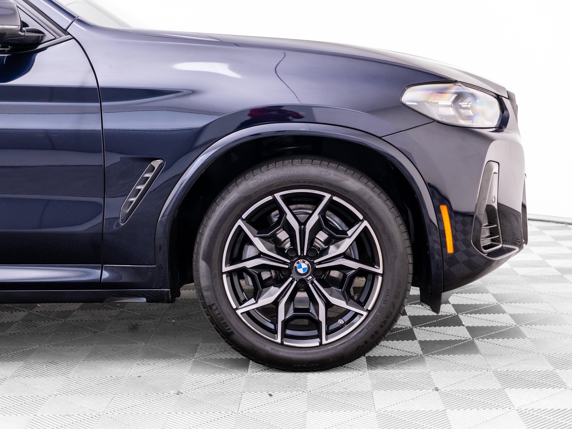 Used 2023 Carbon Black Metallic BMW xDrive30i image 33