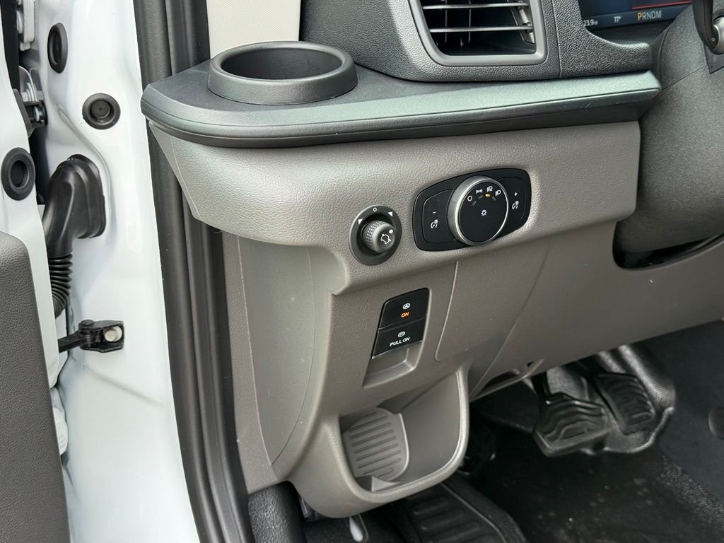 New 2026 Oxford White Ford Cargo Van image 14