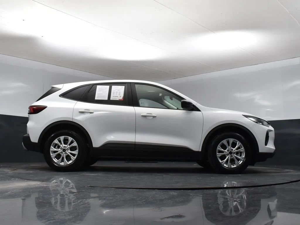 Certified Used 2025 Oxford White Ford Active image 33