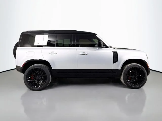 Used 2021 Hakuba Silver Metallic Land Rover X image 4