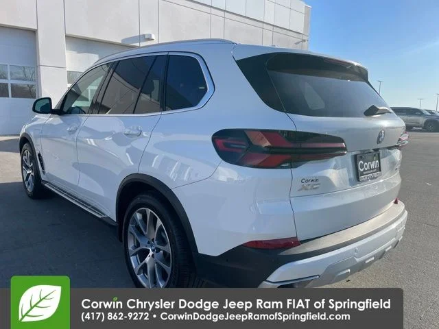 Used 2025 White BMW xDrive50e image 3