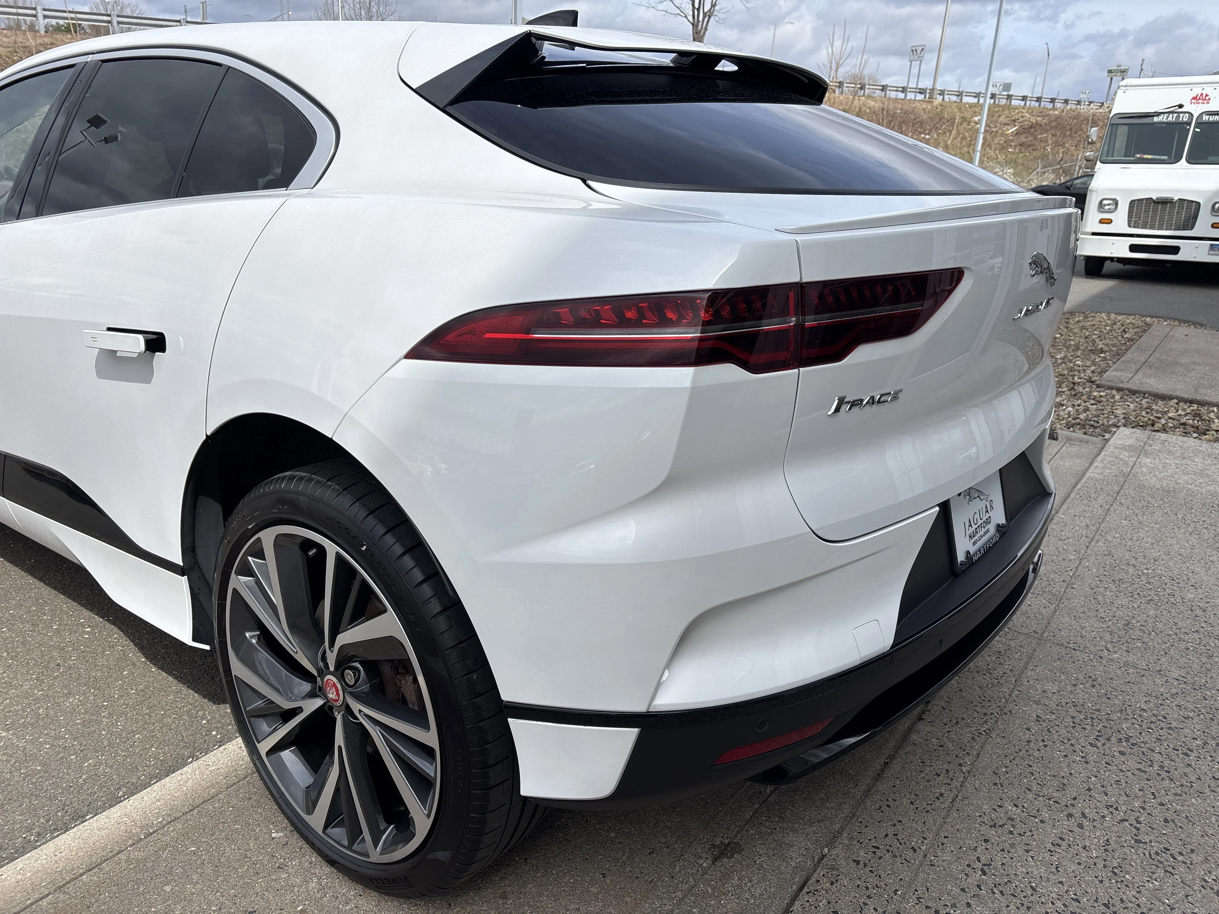 Used 2023 Fuji White Jaguar HSE image 13