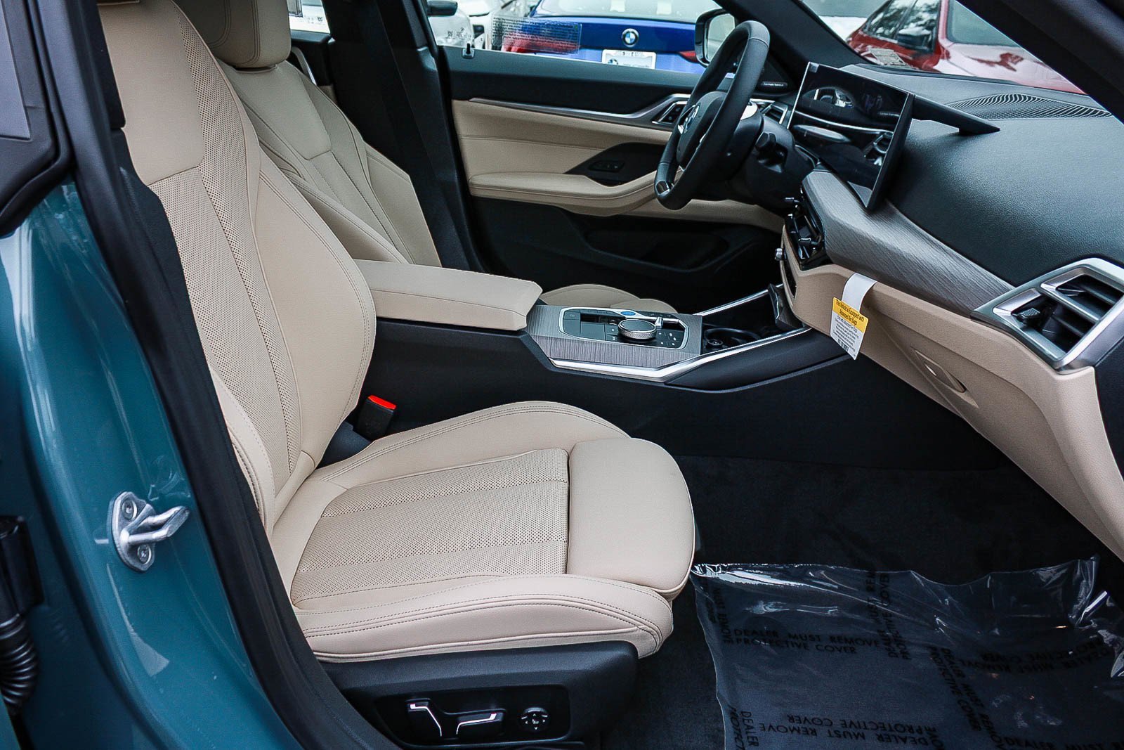 New 2026 Cape York Green Metallic BMW eDrive40 image 15