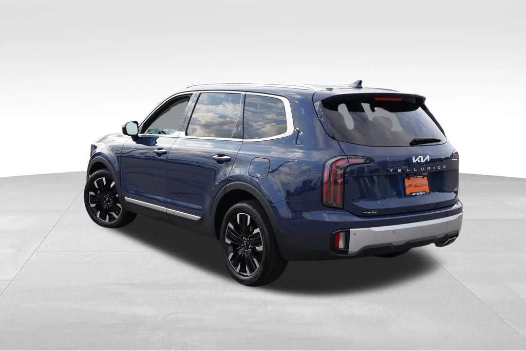 Certified Used 2024 Midnight Lake Blue Kia SX image 7