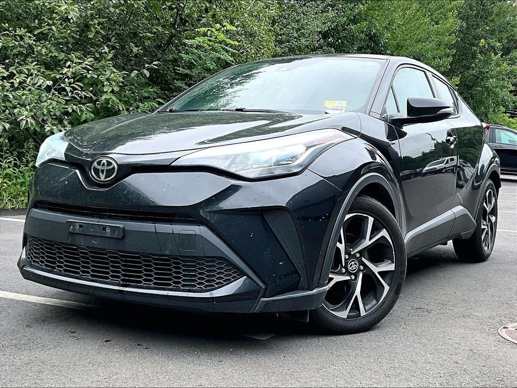 Used 2020 Black Toyota XLE image 3