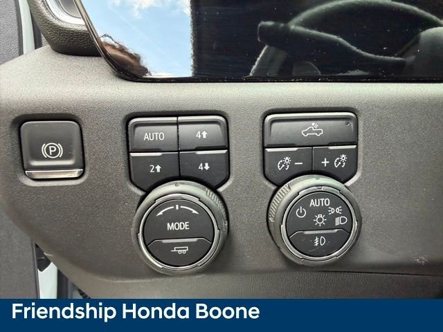 Used 2025 White Chevrolet RST image 23