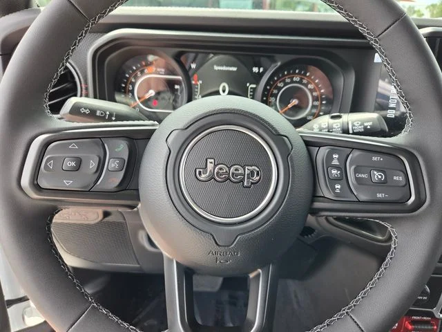 New 2026 Bright White Clear-Coat Exterior Paint Jeep Rubicon image 14
