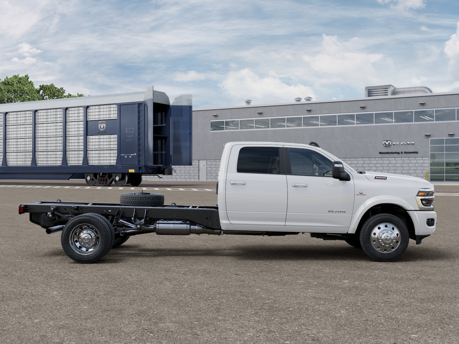 New 2027 Bright White Clear-Coat Paint RAM Tradesman 4x4 Crew Cab 84" CA 197.4" WB image 21