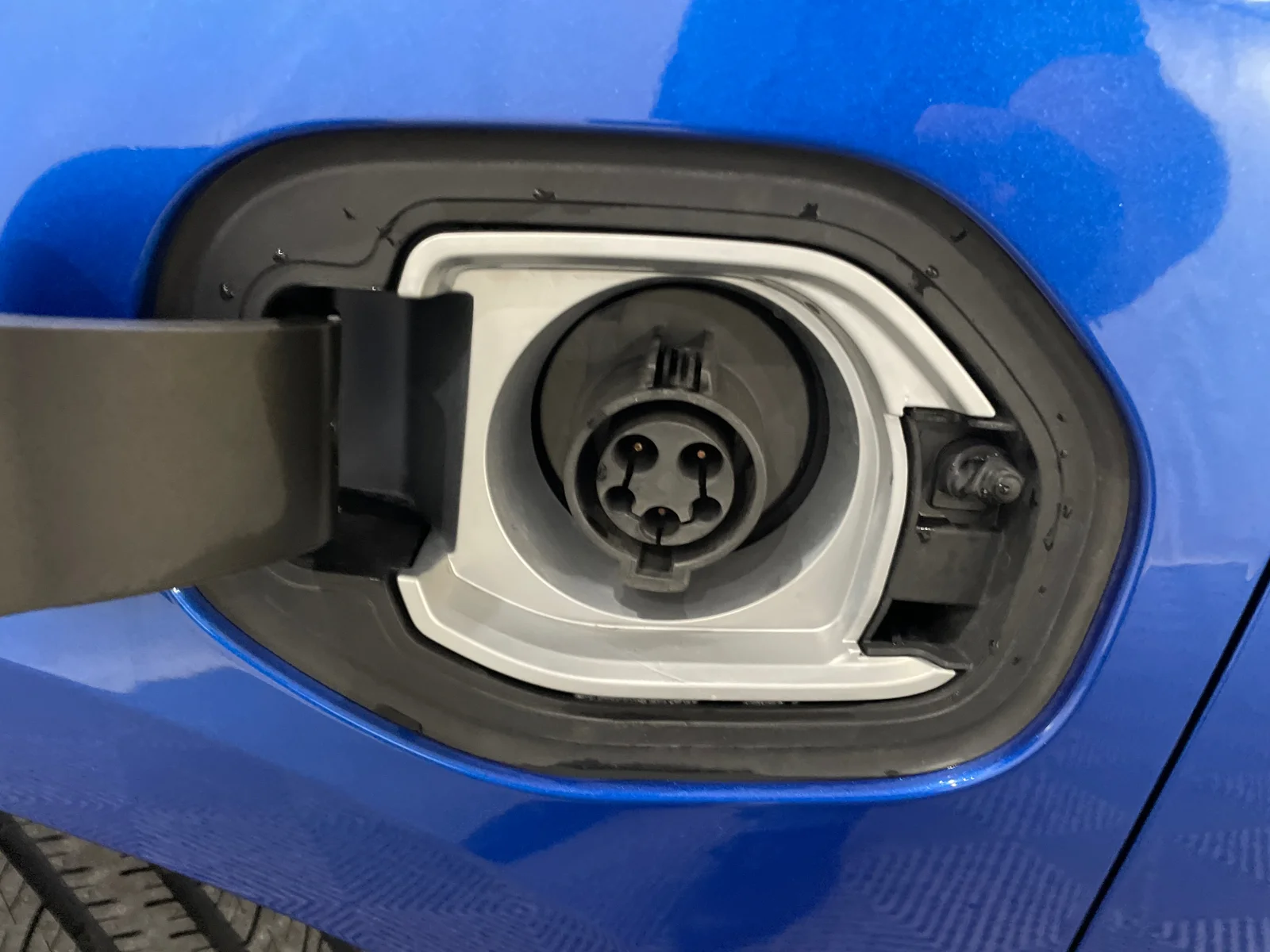 Used 2018 Kinetic Blue Metallic Chevrolet LT image 24