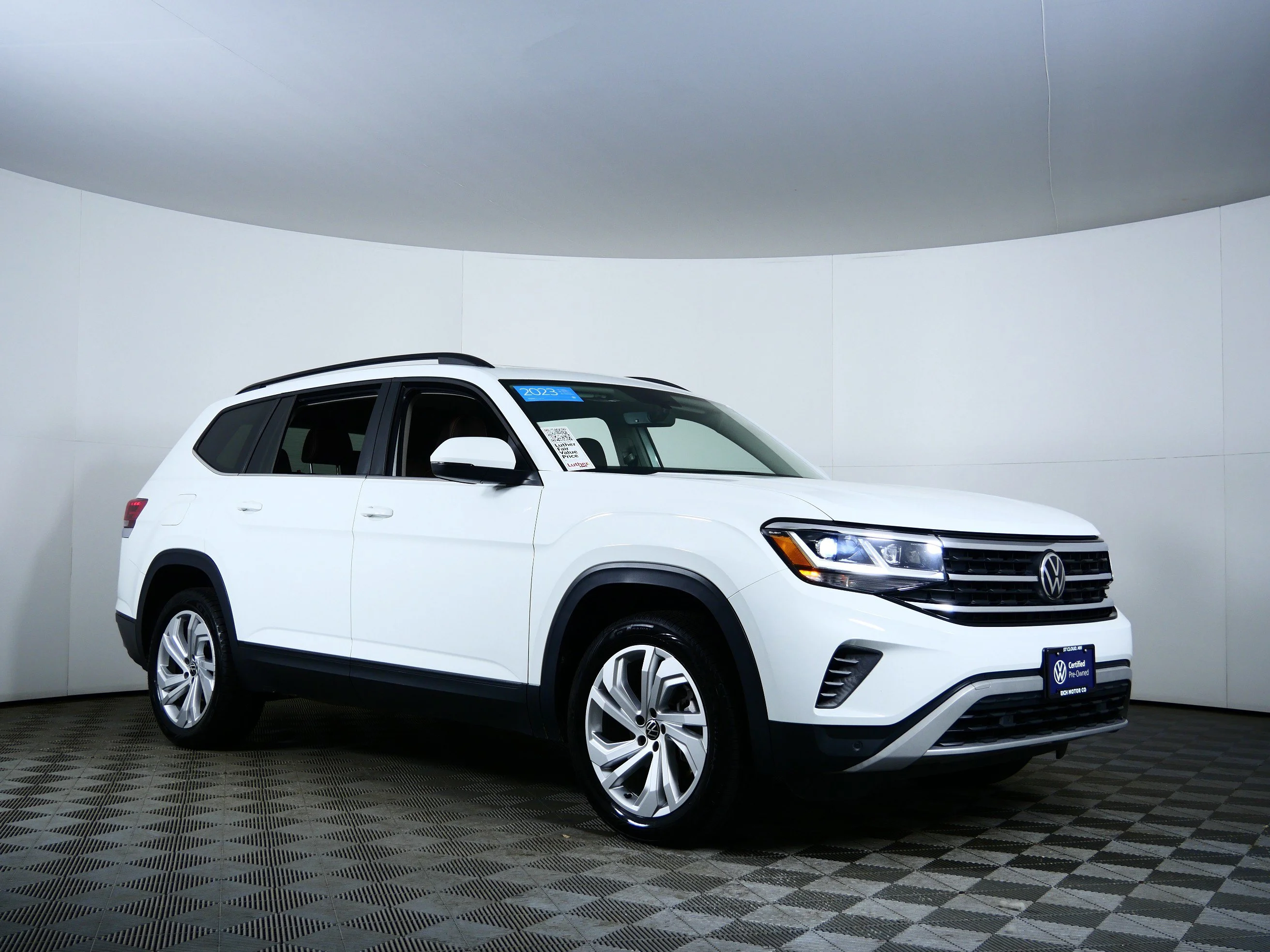 2023 Volkswagen Atlas 3.6L SE w/Tech 4MOTION's photo