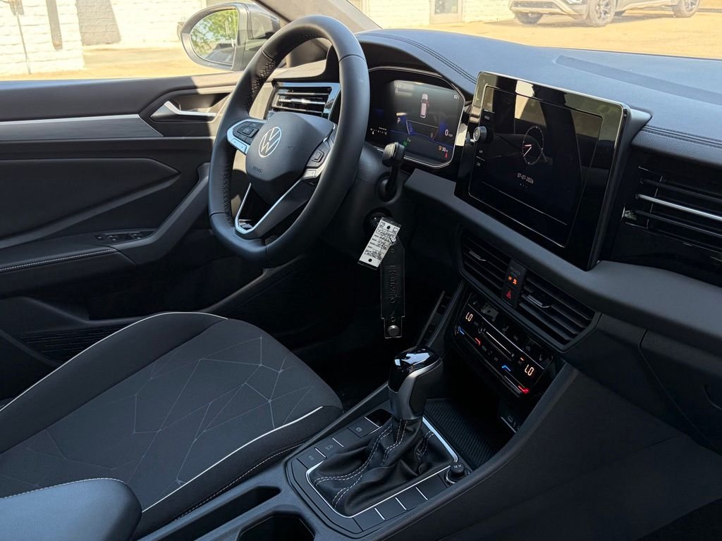 New 2026 Pure White Volkswagen 1.5T Sport  image 15