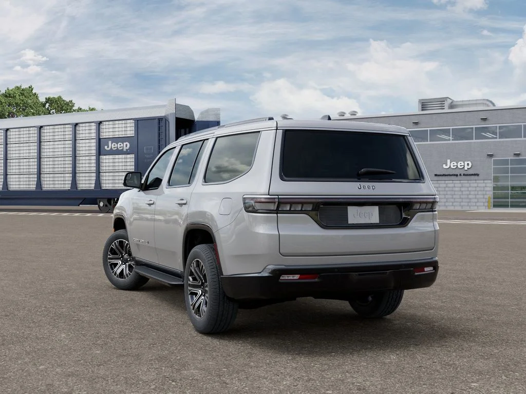 New 2026 Silver-Zynith Exterior Paint Jeep  image 3