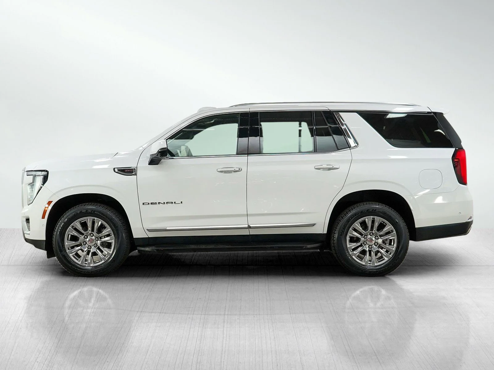 Used 2025 GMC Yukon Denali with VIN 1GKS2DRLXSR207179 for sale in Burnsville, Minnesota