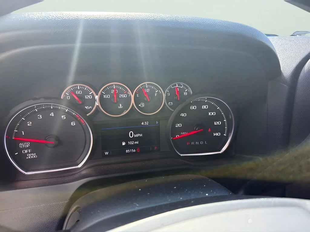 Used 2020 SUMMIT WHITE Chevrolet LT image 4