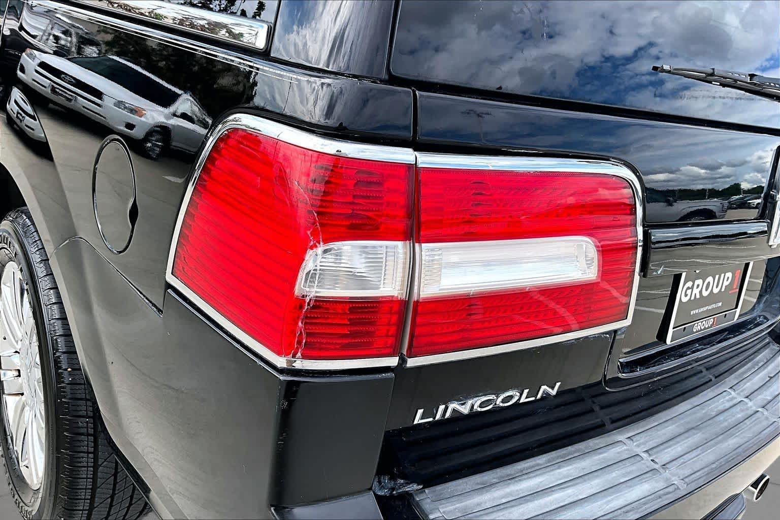 Used 2007 Black Lincoln Ultimate image 25