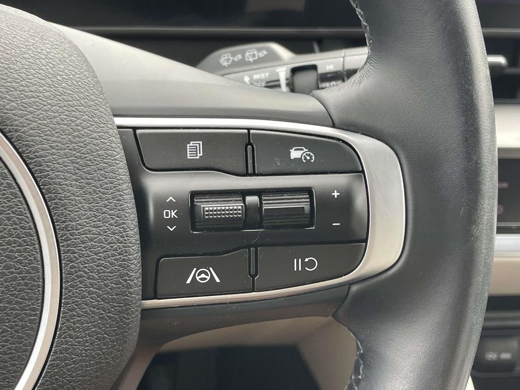 Used 2024 Gravity Gray Kia EX image 11