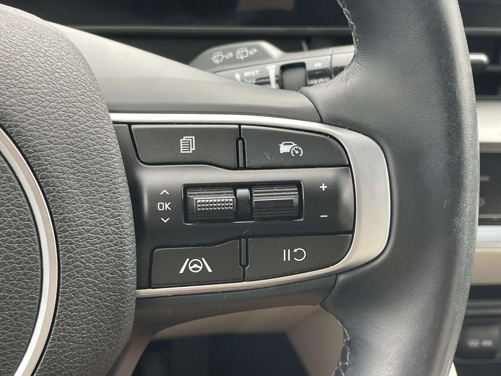 Used 2024 Gravity Gray Kia EX image 11