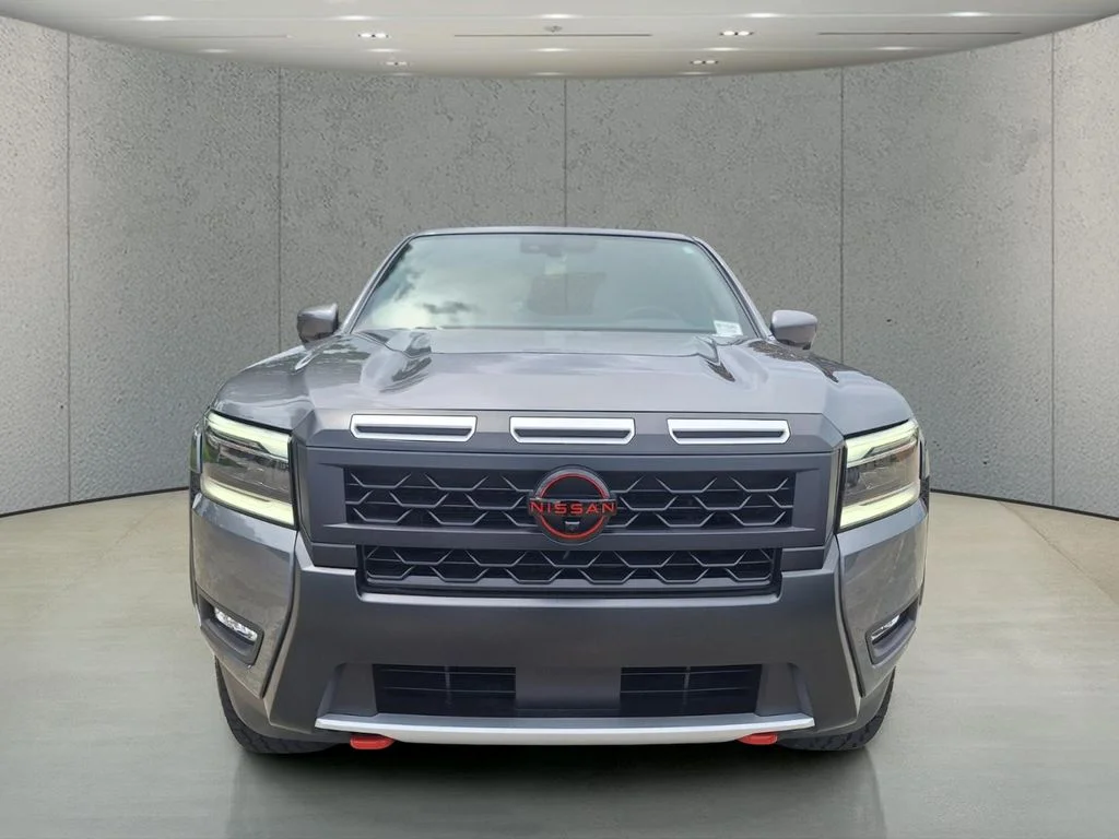 Used 2025 Gray Nissan PRO-X image 8