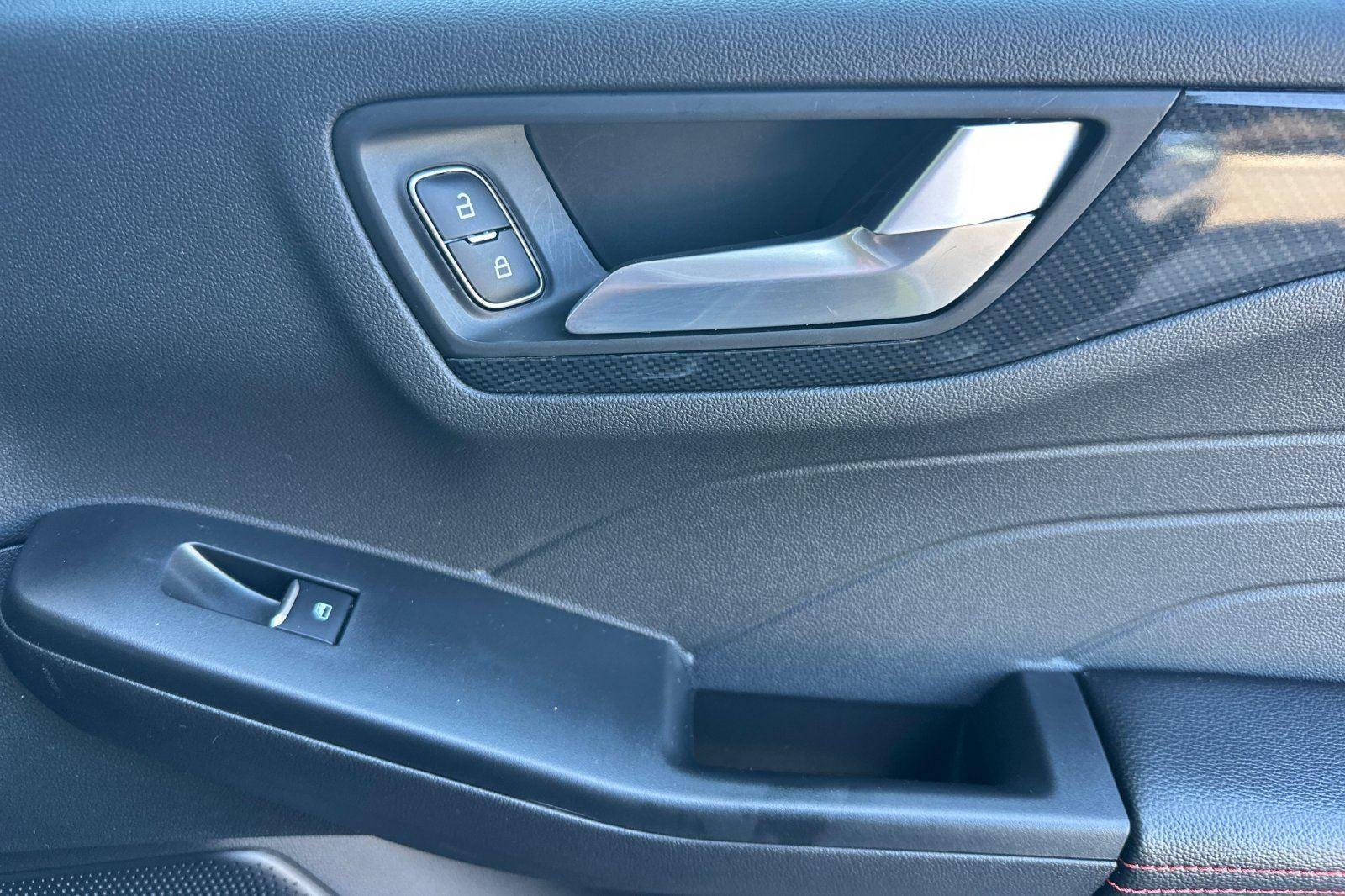 2025 Ford Escape Hybrid ST-Line - Photo 11