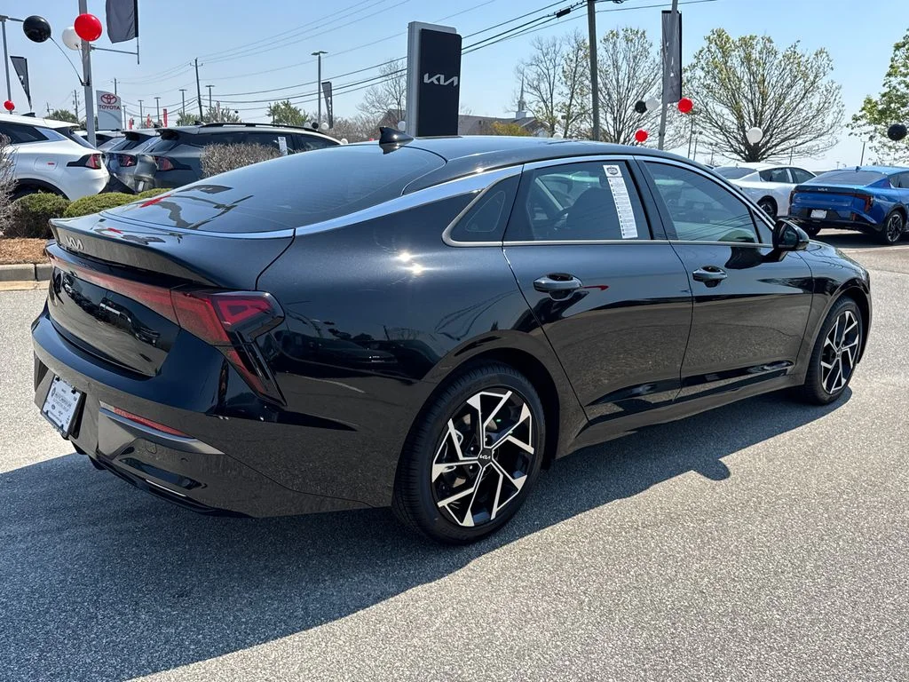 New 2026 Aurora Black Pearl Kia EX image 3