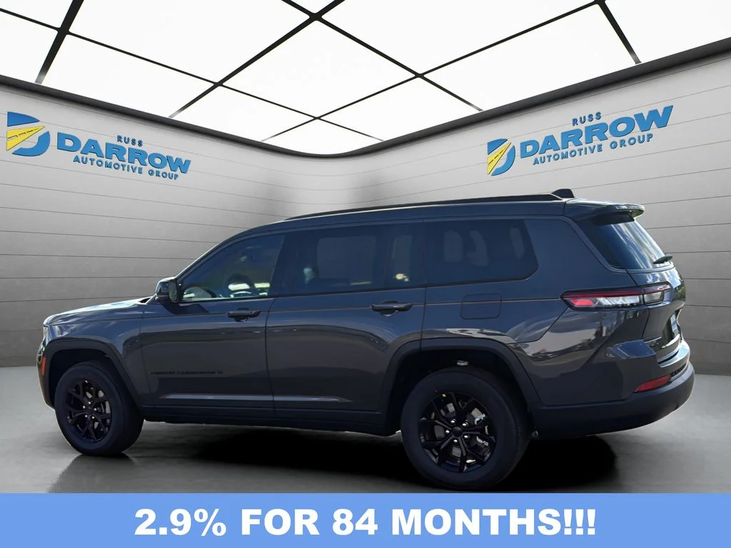 New 2026 Baltic Gray Metallic Clear-Coat Exterior Paint Jeep Altitude image 3