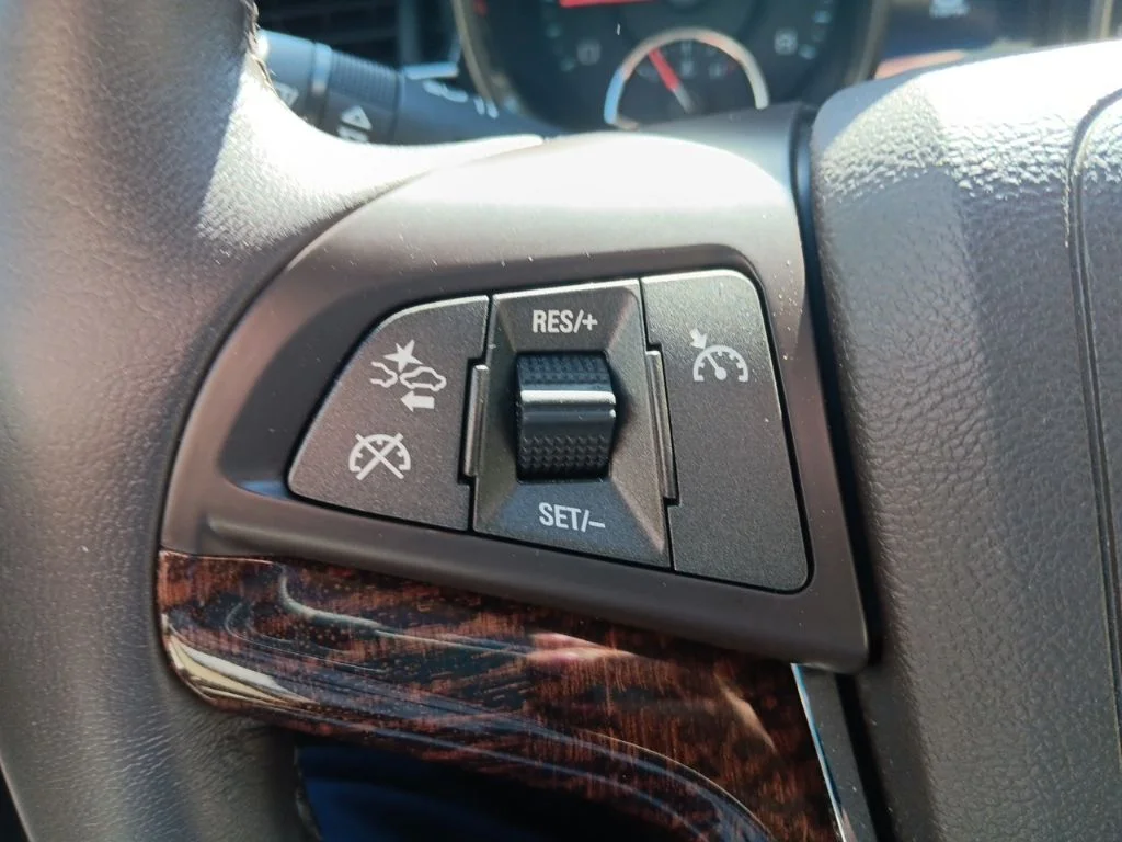 Used 2013 White Diamond Tricoat Chevrolet LTZ image 20
