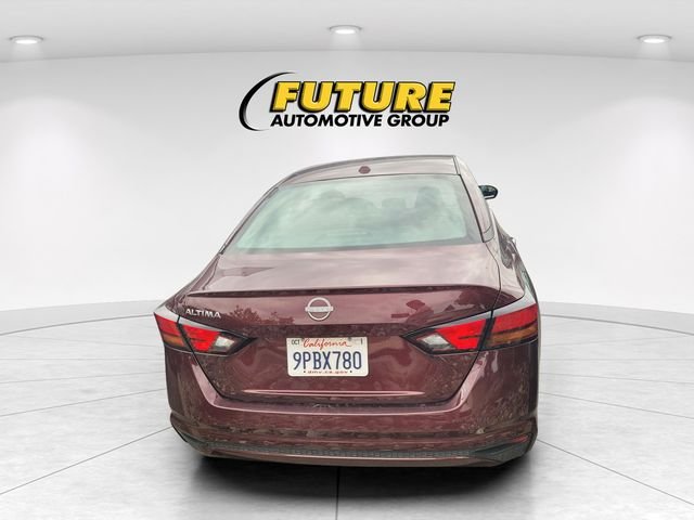 Used 2025 Red Nissan 2.5 SV image 4