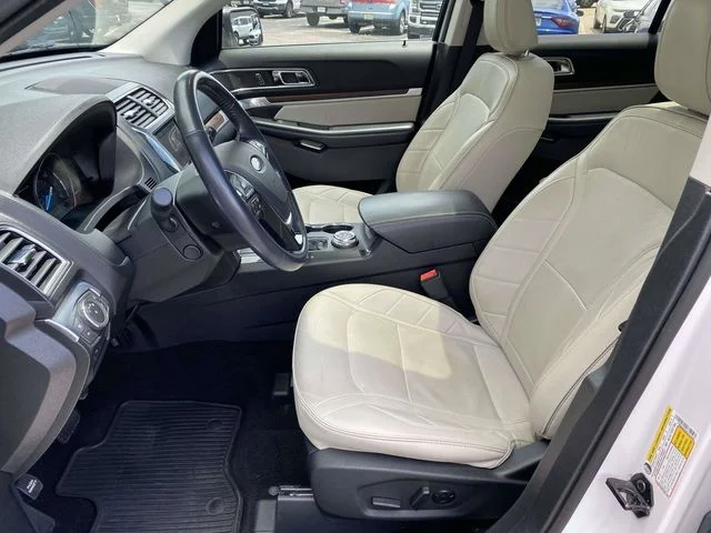 Certified Used 2019 White Platinum Tri-Coat Metallic Ford Limited image 23