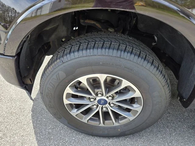 Used 2020 Red Ford XLT image 4