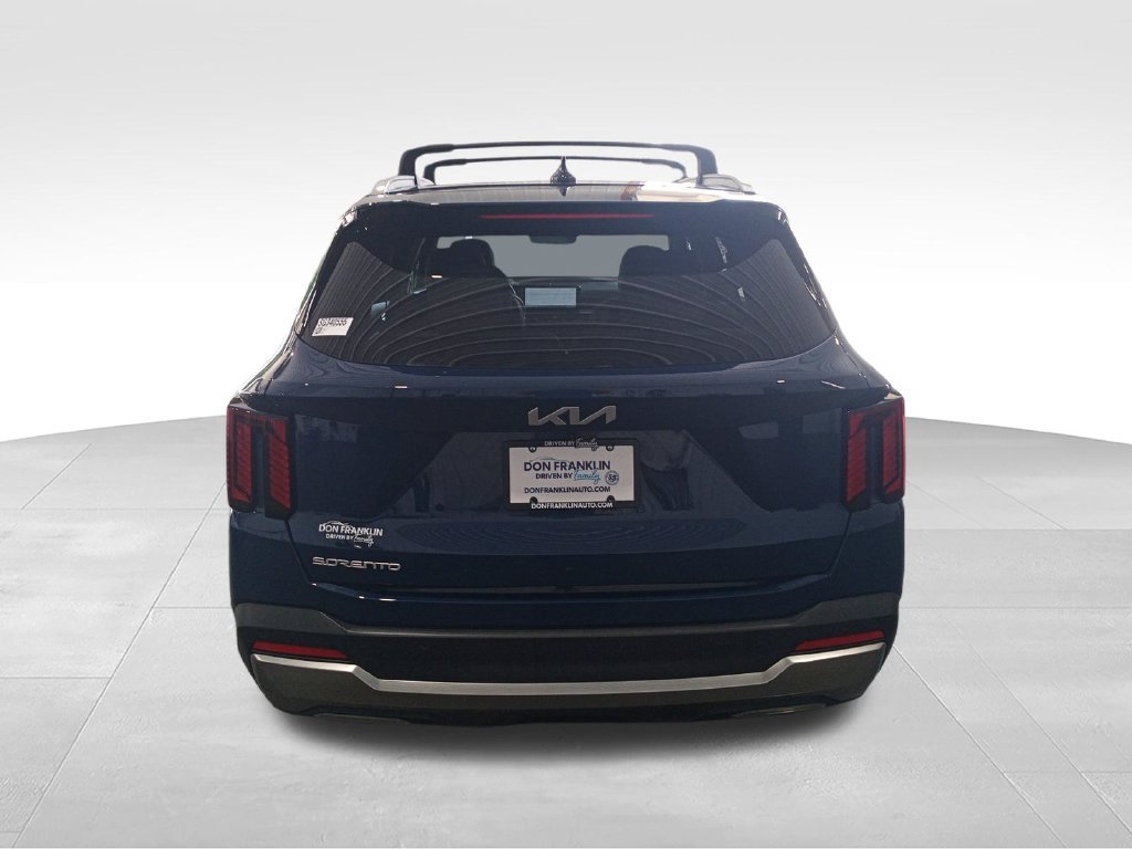 Used 2025 Black Kia SX image 4