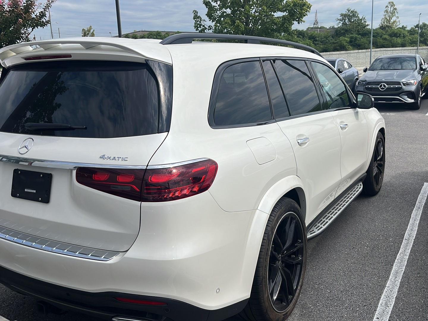 Certified Used 2024 MANUFAKTUR Diamond White Metallic Mercedes-Benz GLS 450 image 19