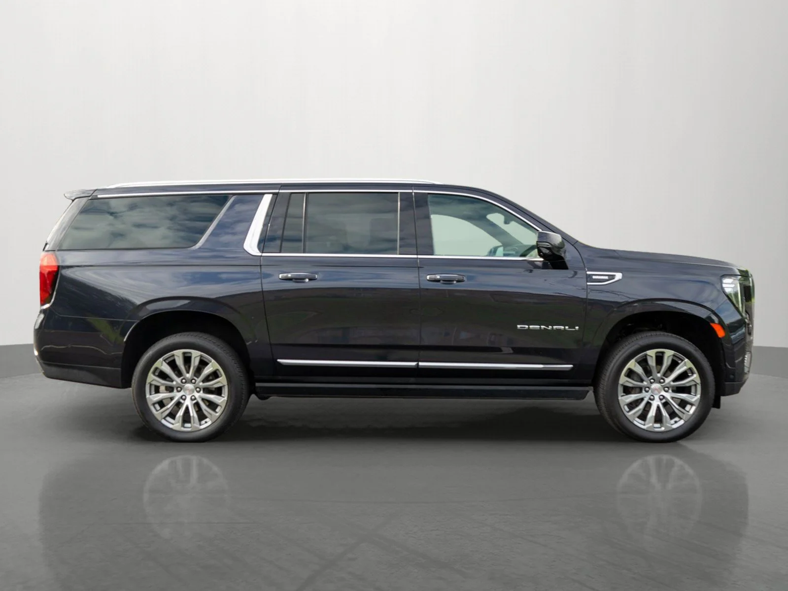 Used 2023 Titanium Rush Metallic GMC Denali image 8