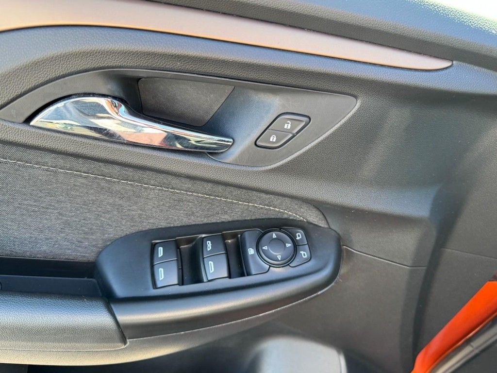 Used 2022 Red Chevrolet ACTIV image 18