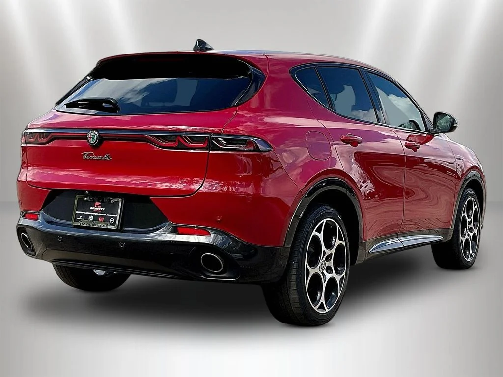 Used 2024 Alfa Rosso Alfa Romeo Veloce image 6