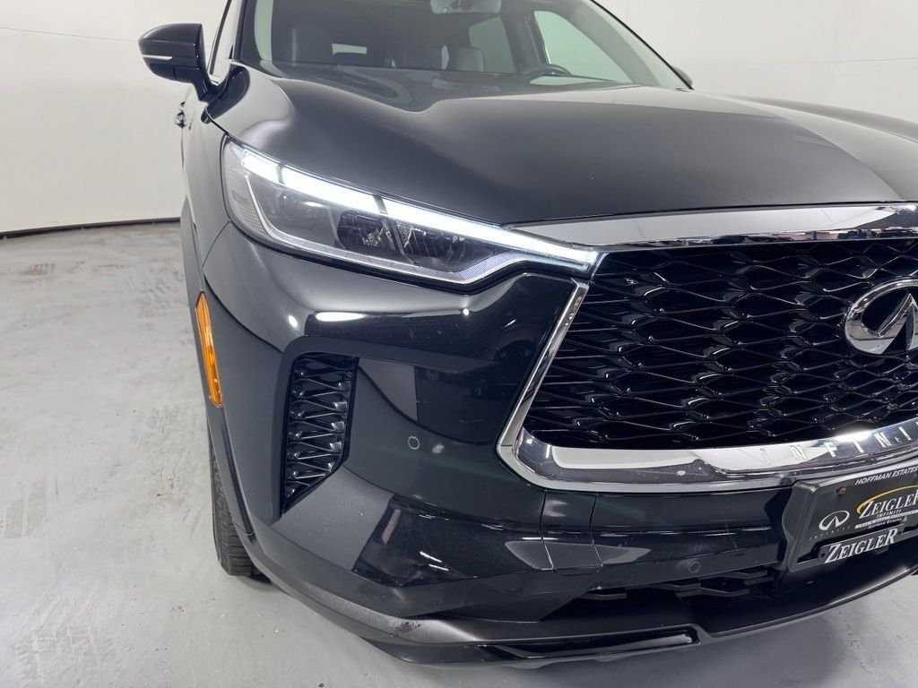 Used 2023 Mineral Black INFINITI LUXE image 3
