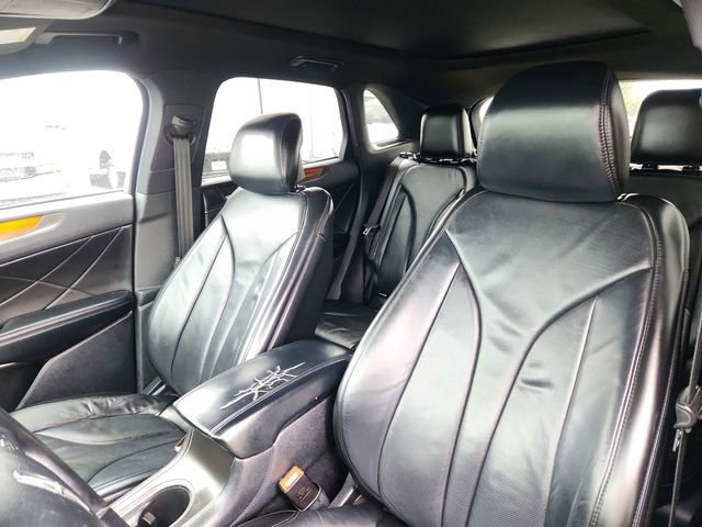 Used 2017 Gray Lincoln Reserve image 21