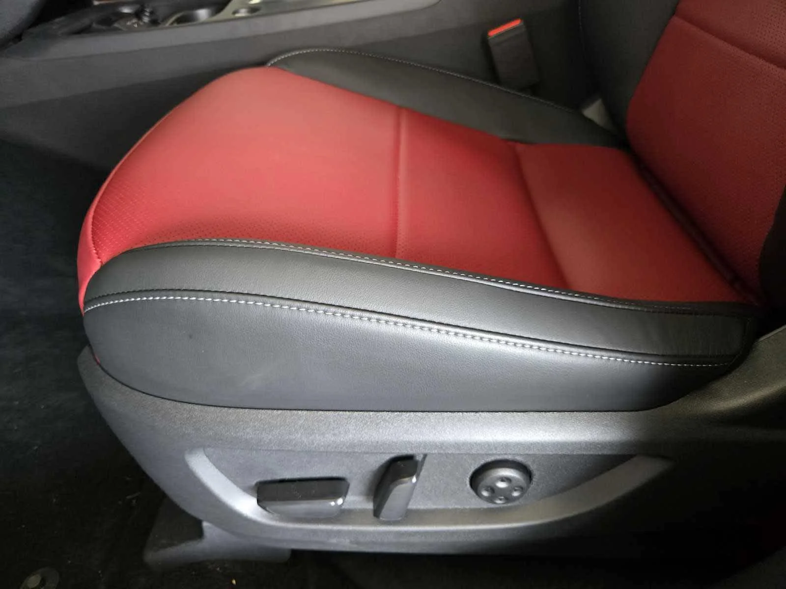 Certified Used 2025 Slate Gray INFINITI SPORT image 16