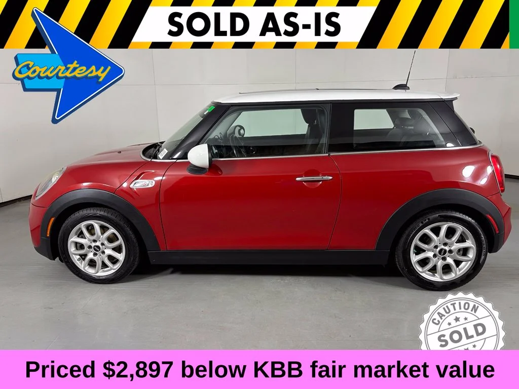 Used 2015 Red MINI Base image 5
