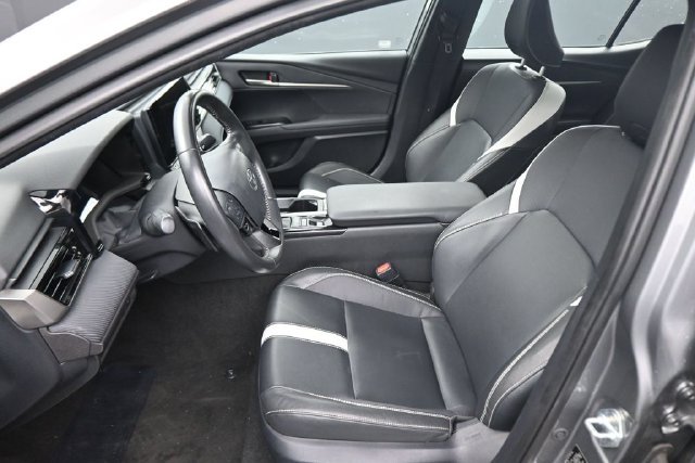 Used 2025  Toyota SE image 22