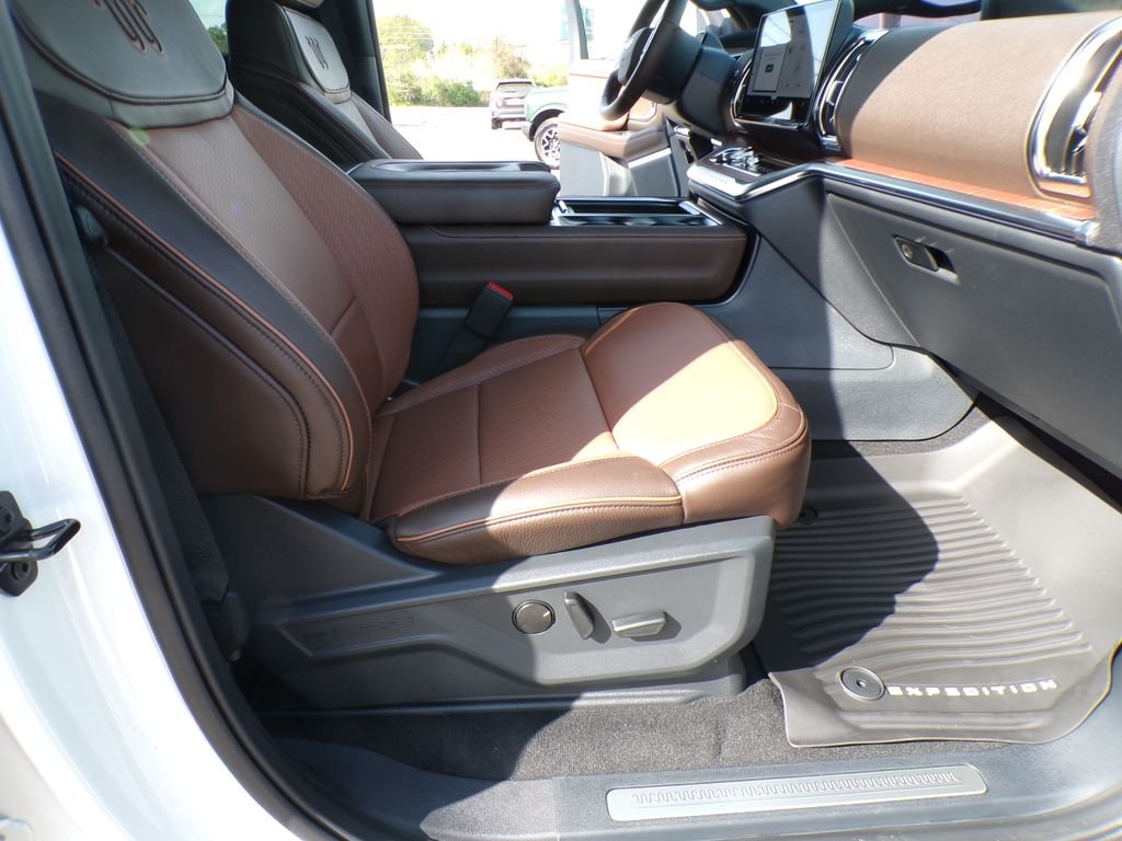 New 2026 White Ford King Ranch image 33