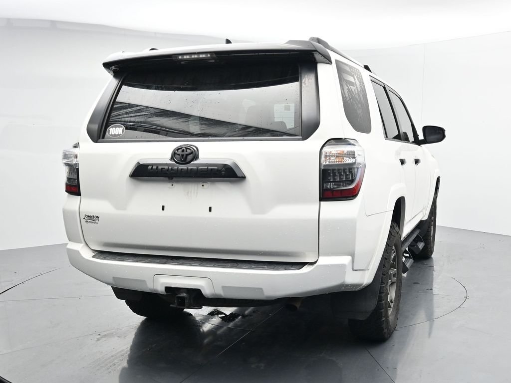Used 2020 White Toyota Venture image 6