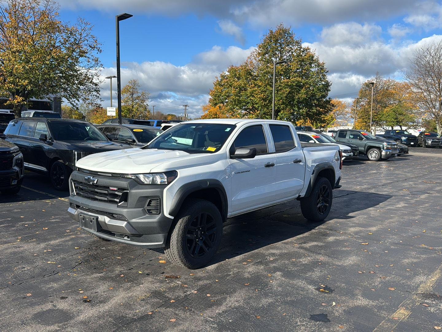 Used 2025 Summit White Chevrolet 4WD Trail Boss image 5